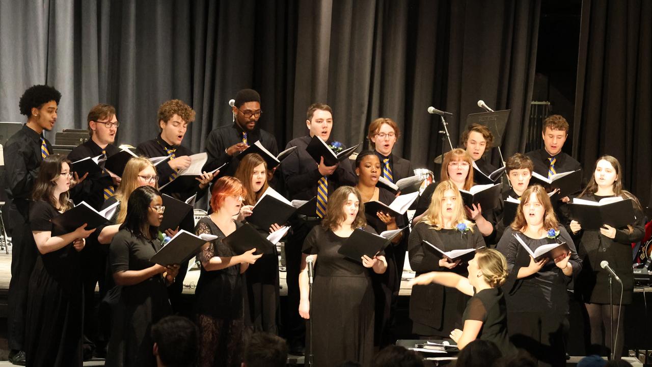 Alfred Voices perform